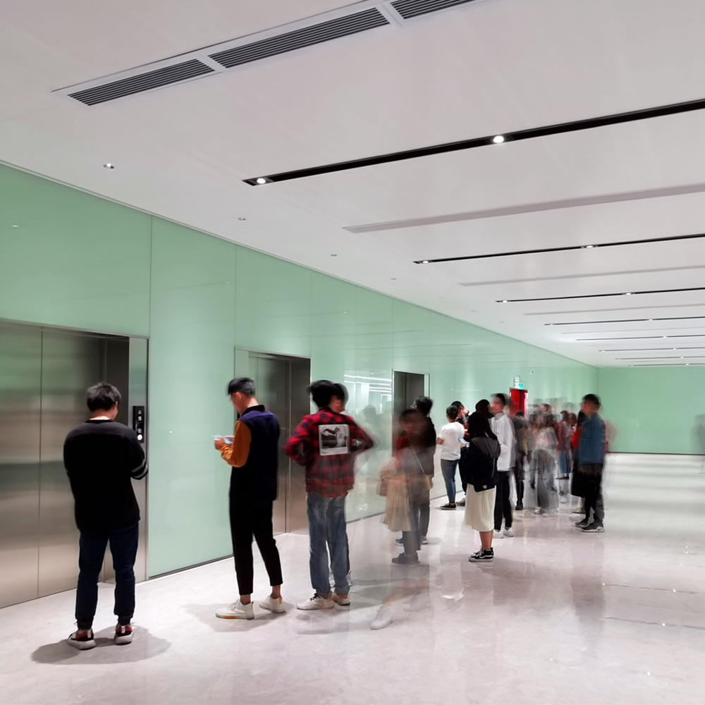 visita a la fábrica de linsy con linsy ceo